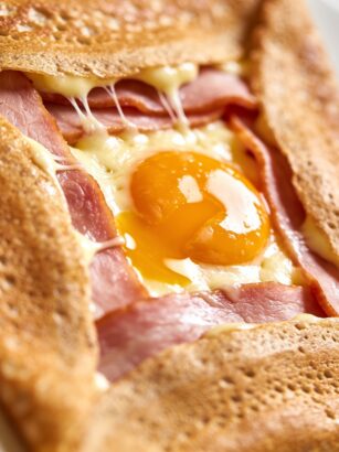 Galette Complète Recipe: Easy French Buckwheat Crepe with Egg, Ham and Cheese